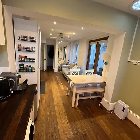 Comfy Stay In Wandsworth Town London Exterior photo